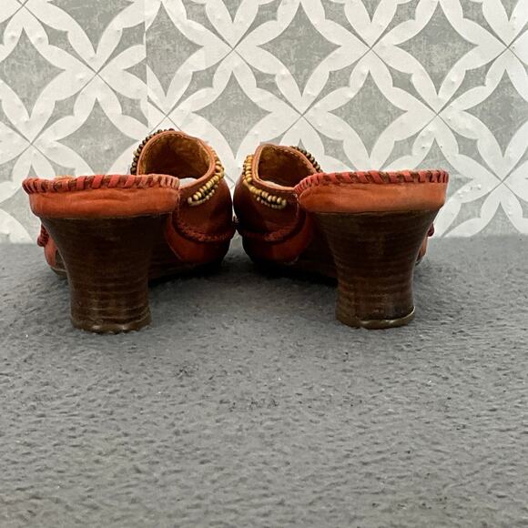 Clarks Artisan Leather Coral Beaded Boho Wedge Slip On  Sandals Women 8.5 - Picture 9 of 11